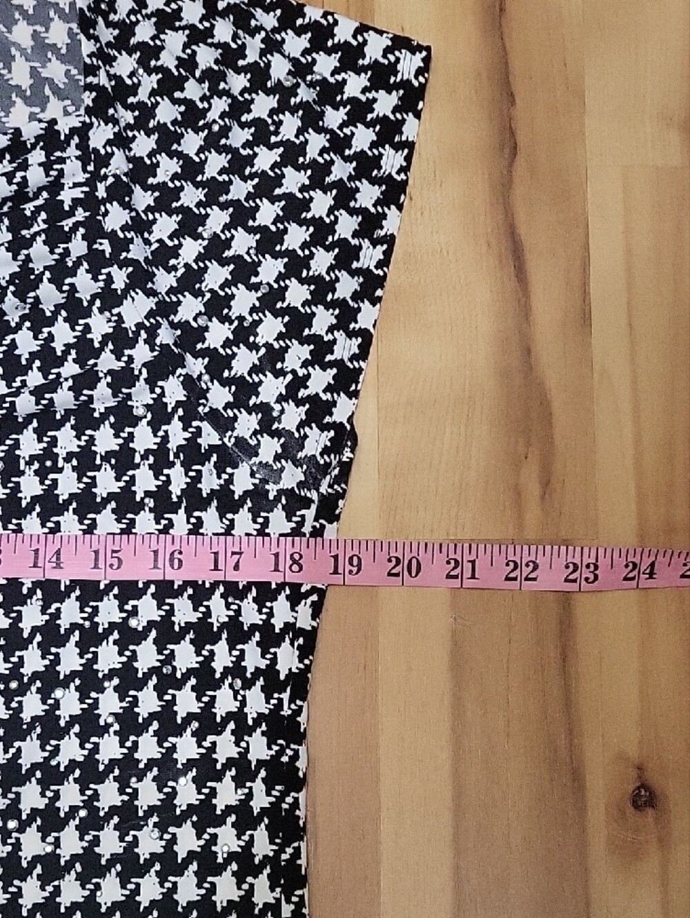 Chaus Women’s Large Houndstooth Cowl Neck Blouse Black White Short Sleeve - Picture 10 of 12